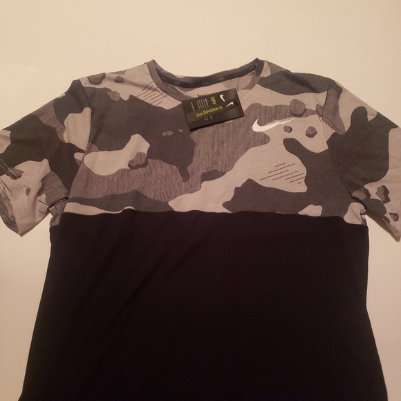 Nike Dry Legend Camo Black Top Half Print Tee - Picture 5 of 16